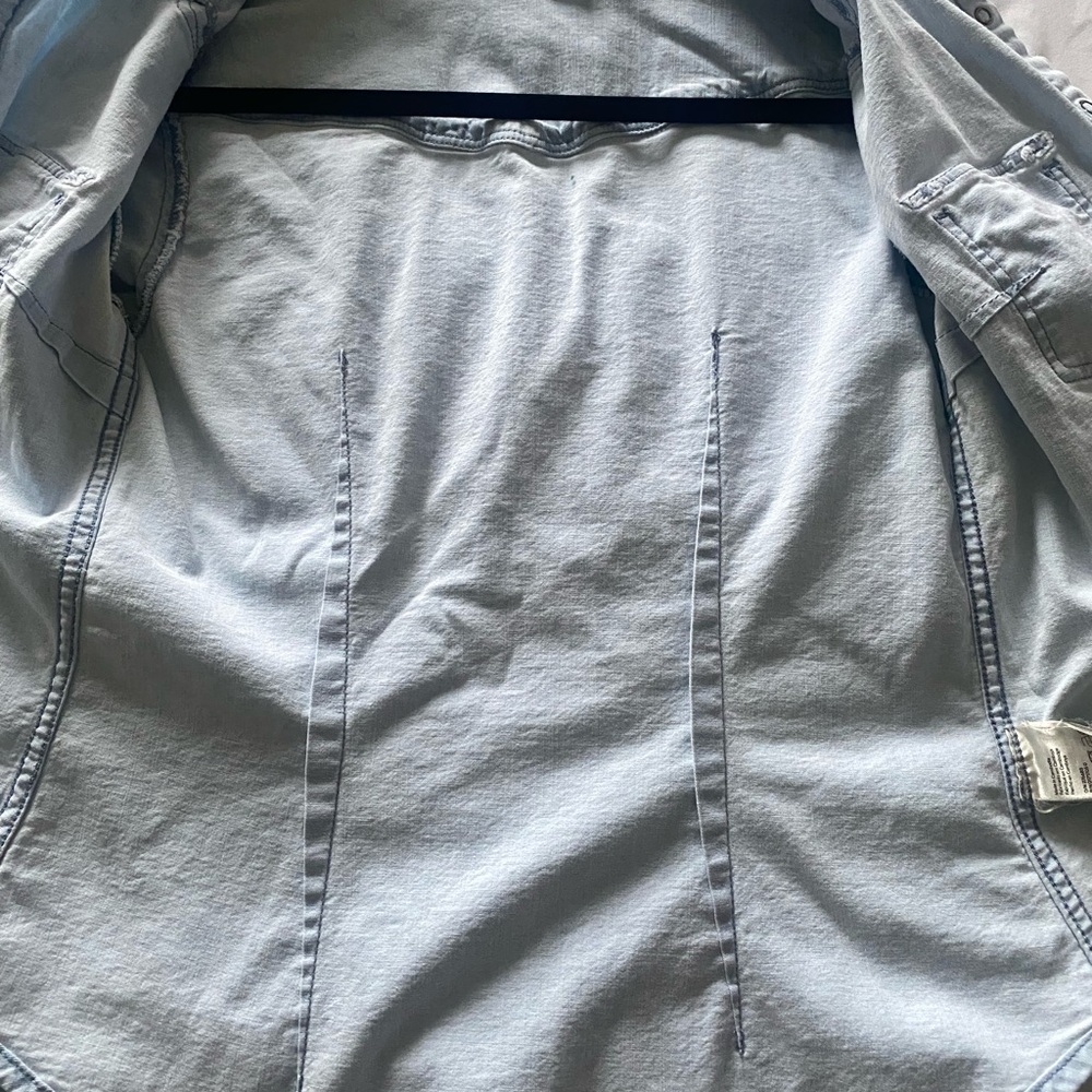 H&M Light Blue Button Down Shirt - Picture 4 of 7